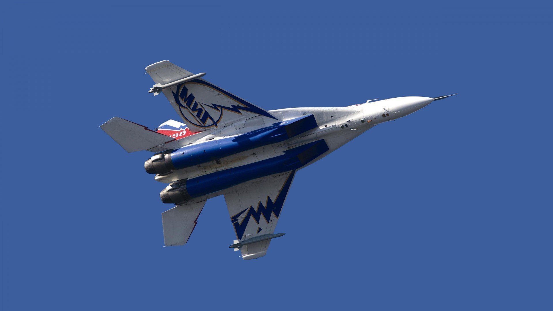 “校园足球逐步走向多样化,青少年全面发展”,校园足球如何发展