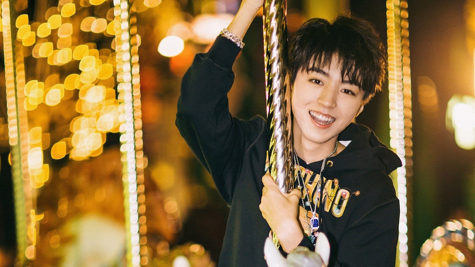 富勒姆边路突破犀利,白百合进攻威胁剧增,富勒姆老板是哪里人