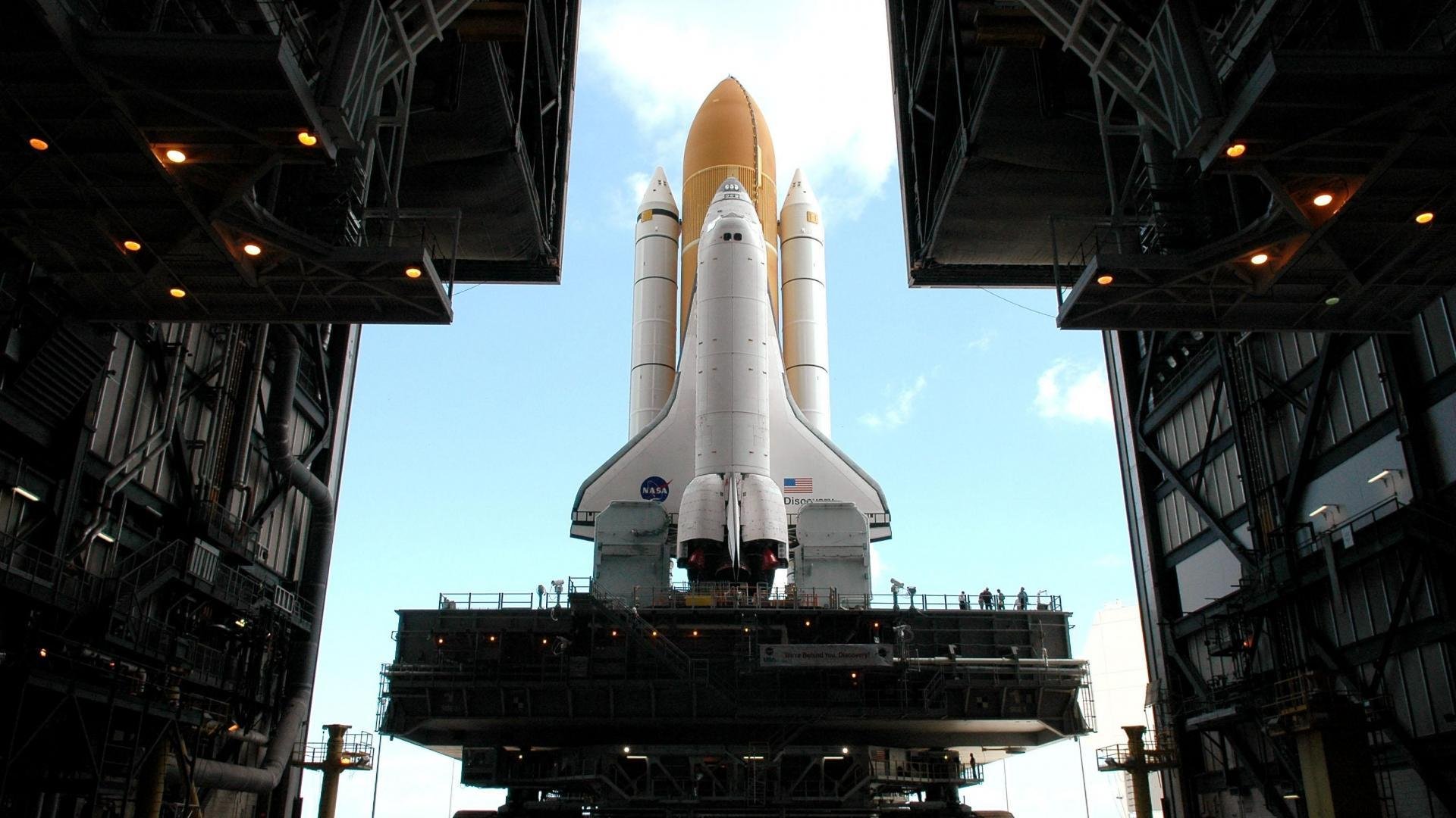 爱游戏体育平台-梅西vsC罗再度交锋，谁能笑到最后，梅西vsc罗有哪些比赛视频