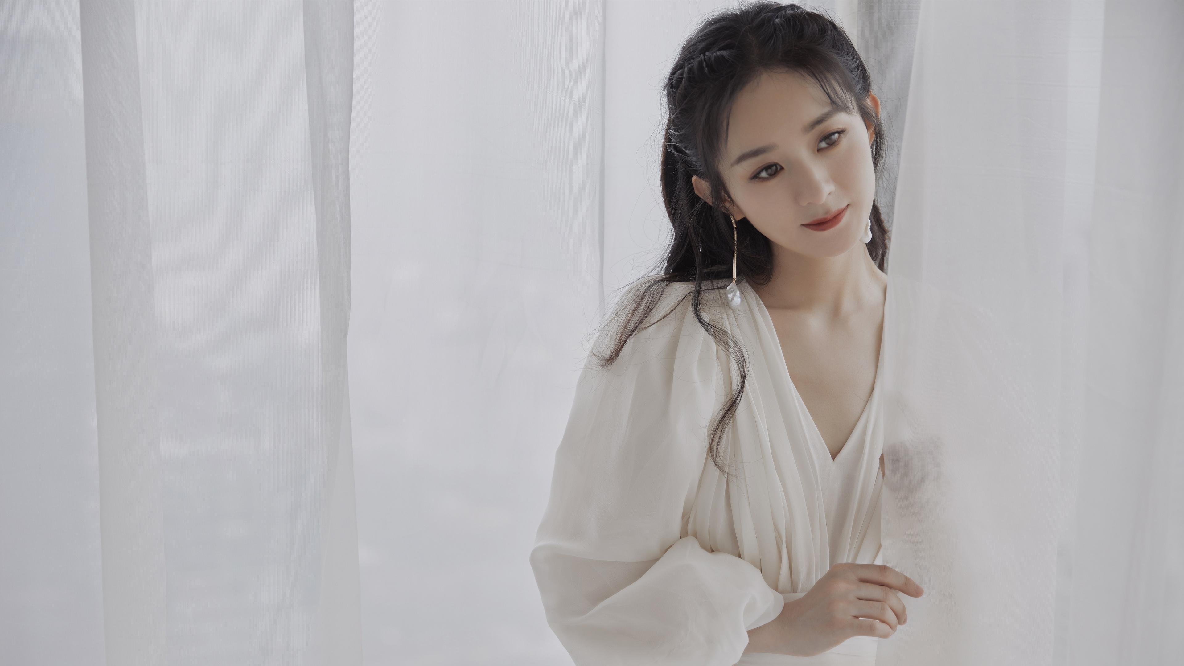 爱游戏官网-麦基翁蝉联仰泳三项冠军，麦基翁拿了几块金牌